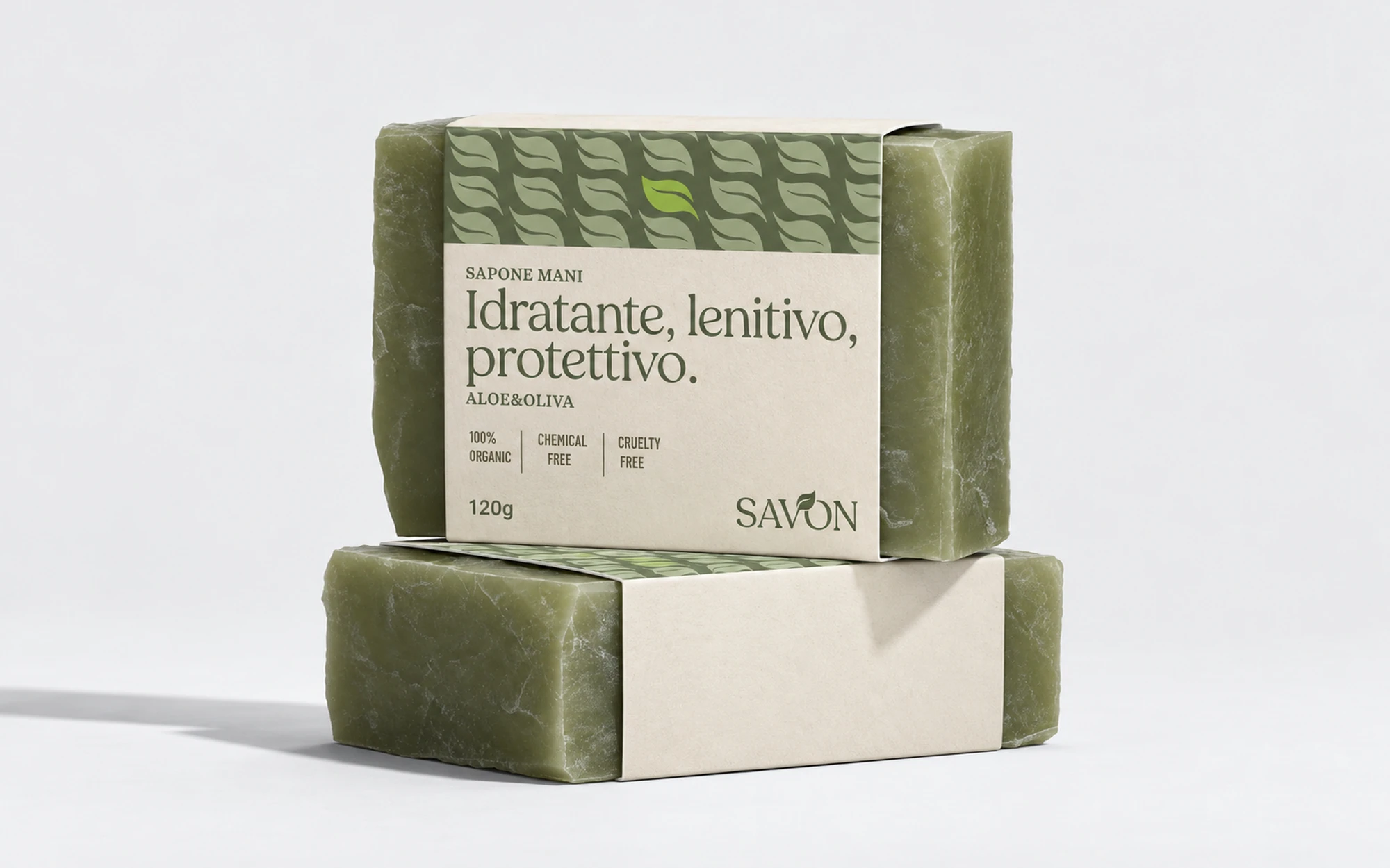 Mockup di packaging Savon con foglia e caratteri su carta chiara